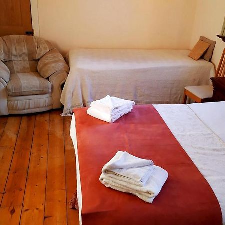 Cleeve House Bed & Breakfast Melksham Bagian luar foto
