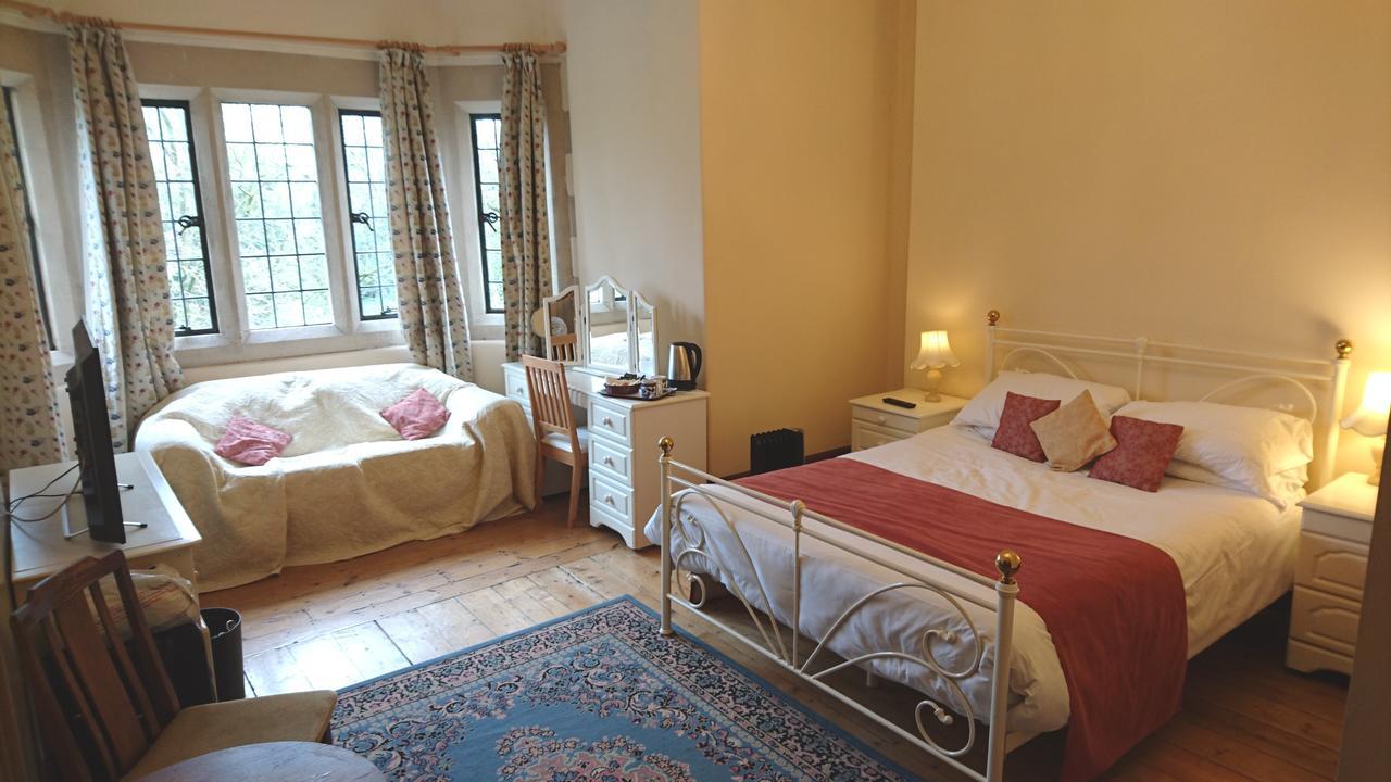 Cleeve House Bed & Breakfast Melksham Bagian luar foto