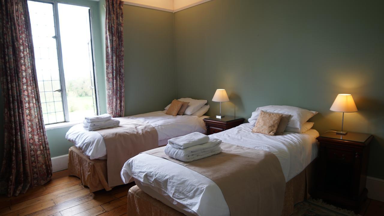 Cleeve House Bed & Breakfast Melksham Bagian luar foto