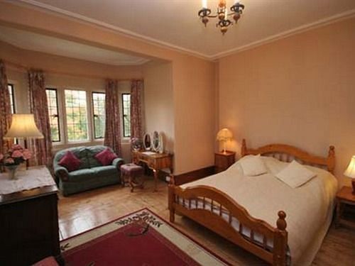 Cleeve House Bed & Breakfast Melksham Bagian luar foto