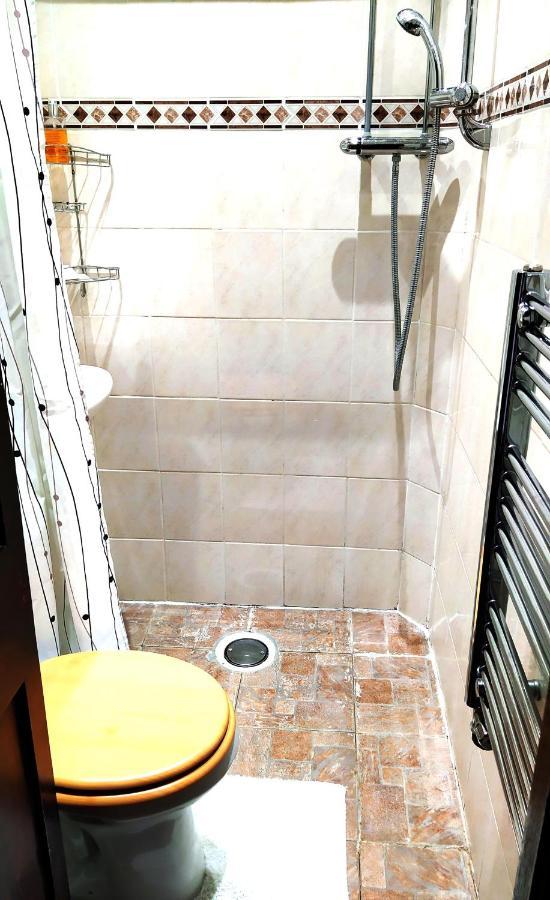 Cleeve House Bed & Breakfast Melksham Bagian luar foto
