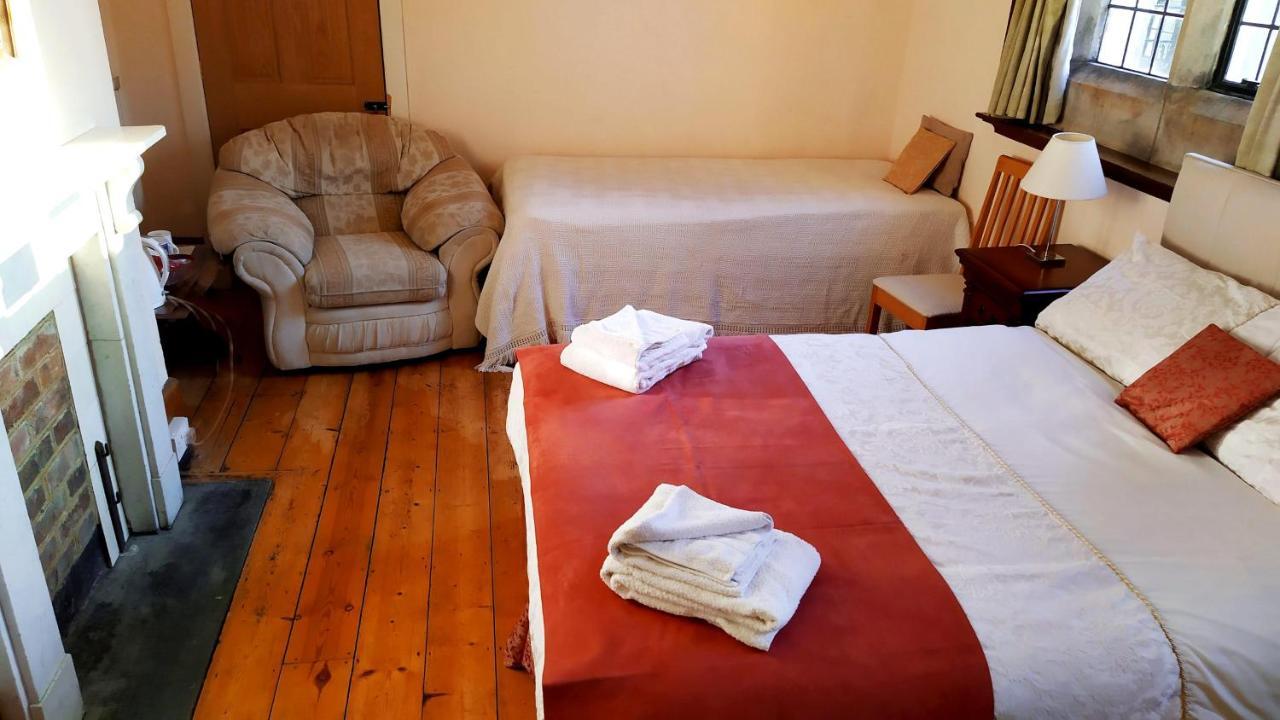 Cleeve House Bed & Breakfast Melksham Bagian luar foto